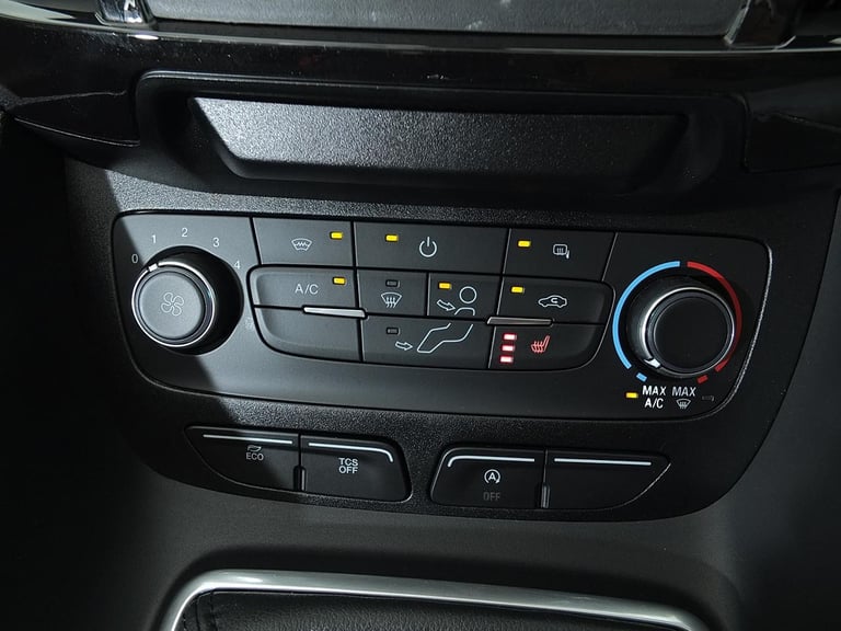 Ford Transit Connect 240 1.5 EcoBlue 100PS 'Limited' L1 Euro 6 Small Panel Van