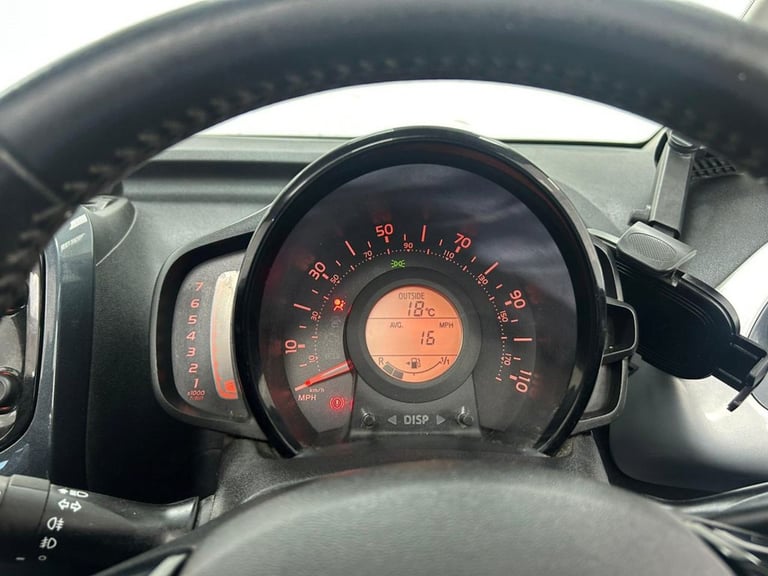 2016 Toyota AYGO 1.0 VVT-i x-clusiv 2 x-wave 5dr Petrol Manual Euro 6 (68 ps) 2 OWNERS! LAST Hatc...