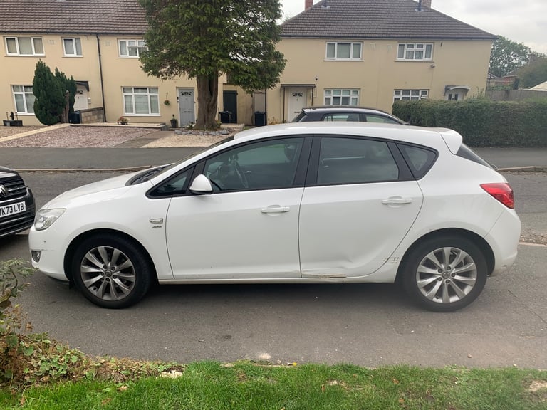 Vauxhall, ASTRA, Hatchback, 2012, Manual, 1686 (cc), 5 doors