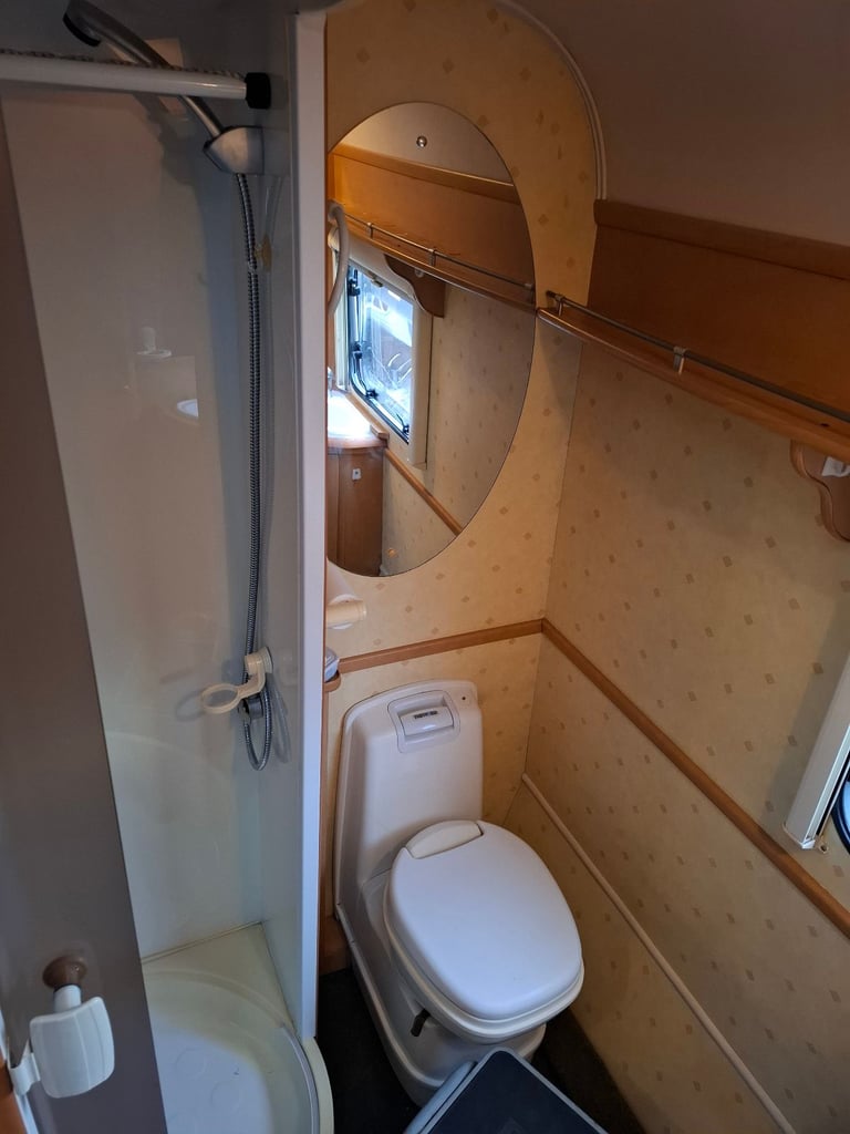 2003 Abbey Freestyle 520 SE 4 berth caravan with motor mover and solar panel