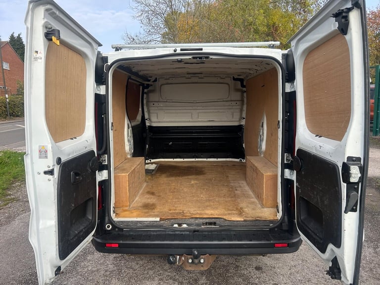 2019 Renault Trafic 1.6 dCi 27 Business SWB Standard Roof Euro 6 5dr PANEL VAN Diesel Manual