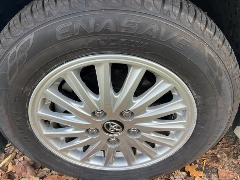 2015 Toyota Noah MPV Hybrid Electric  Automatic