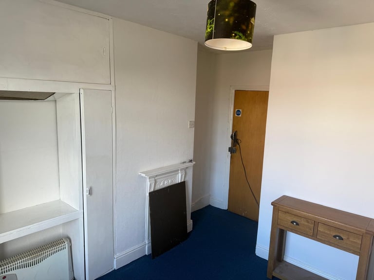 Single room to rent in shared house Eastleigh 