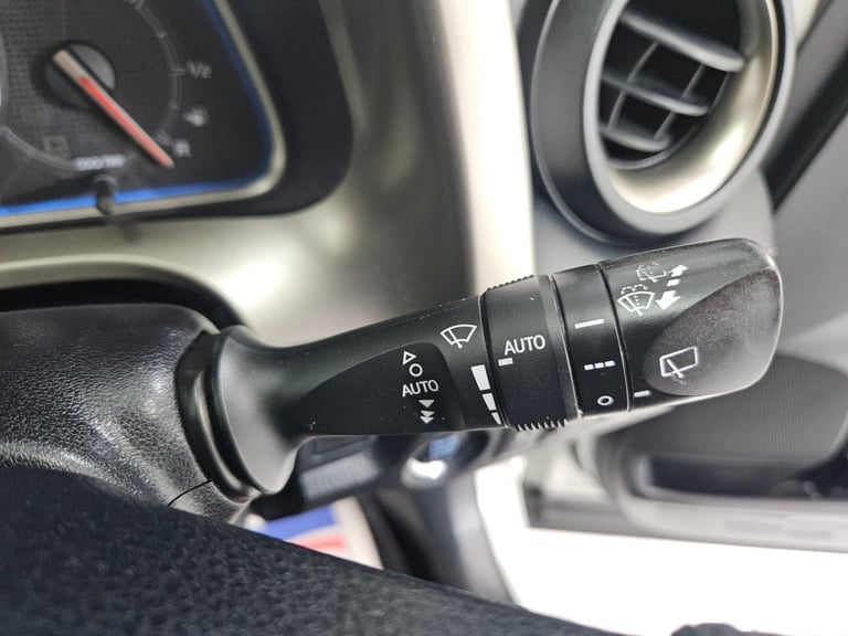 2015 15 TOYOTA RAV4 2.0 D-4D ICON SUV 5DR DIESEL MANUAL 4WD EURO 5 (S/S) (124 PS