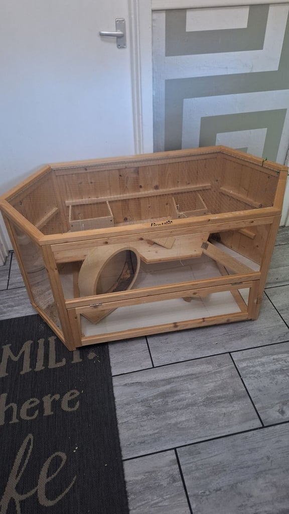 Paw hut wooden cage 