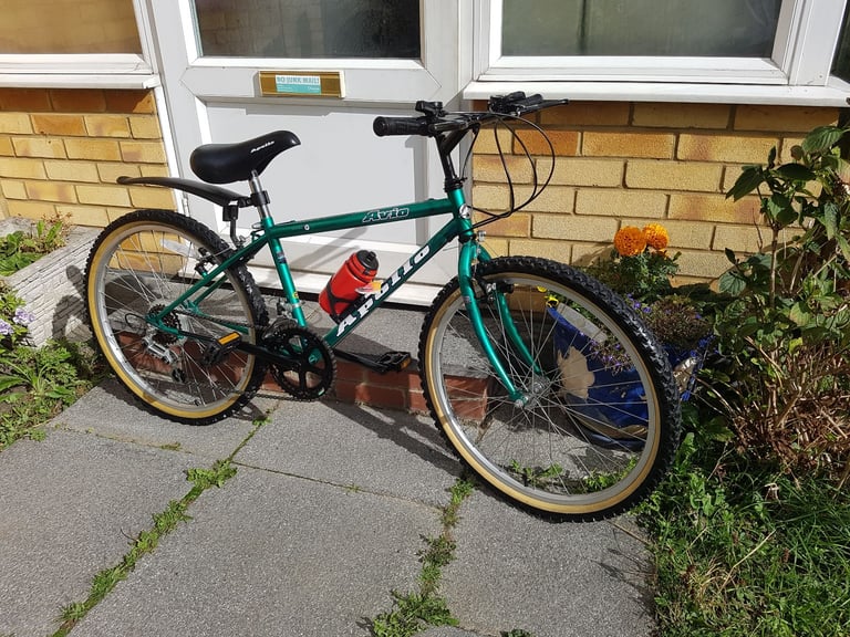BOYS 24" WHEEL BIKE 14" FRAME IN GREAT WORKING CONDITION AGE 9+