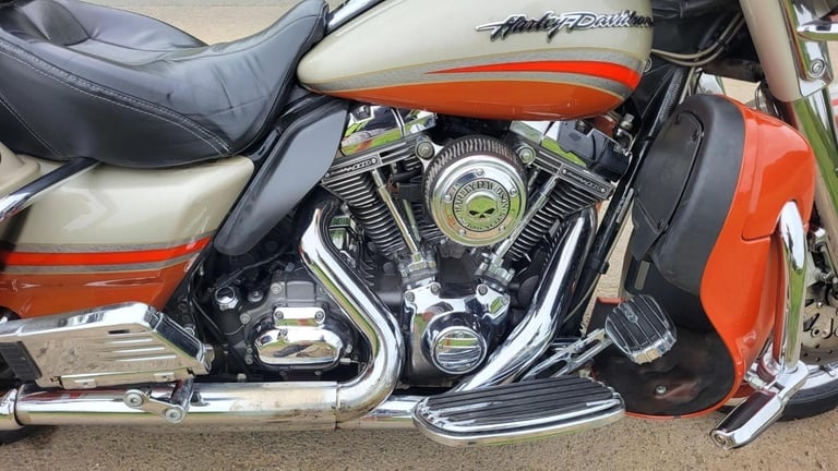 2010 10 HARLEY DAVIDSON FLHTCUSE 4 CVO ELECTRAGLIDE 1800 UC SE ELECTRA GLIDE