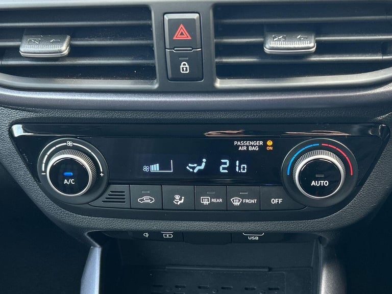 2024 Hyundai i10 1.0 Premium Hatchback 5dr Petrol Auto Euro 6 (s/s) (63 ps) Hatchback PETROL Auto...