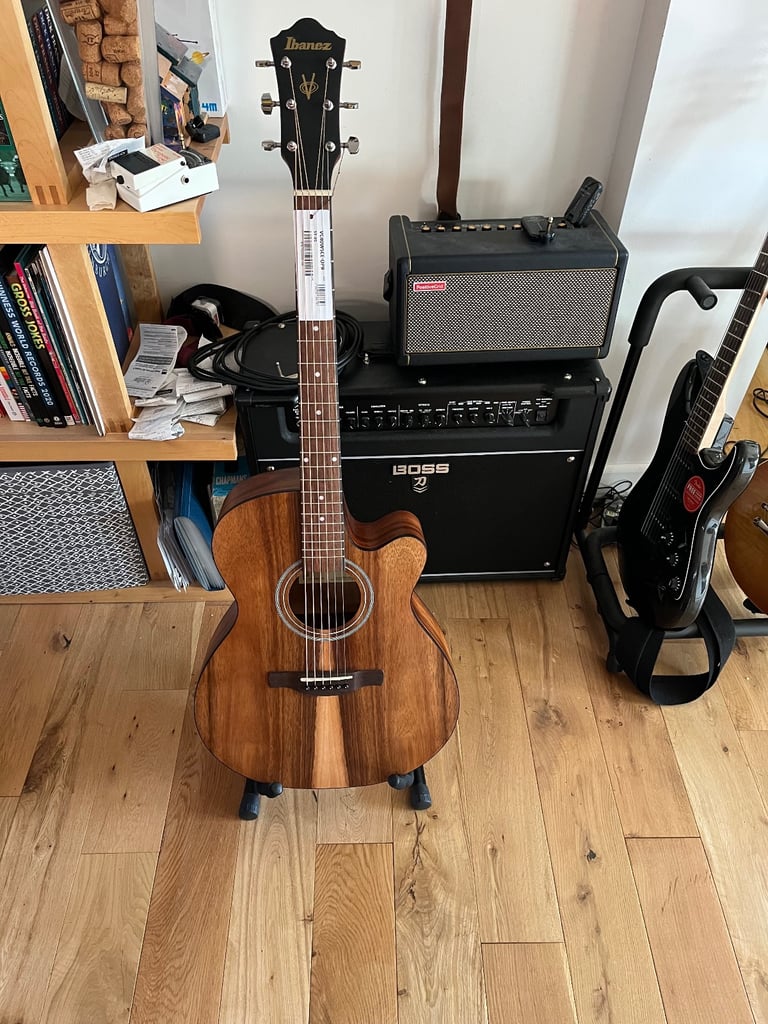Ibanez electro acoustic guitar. VC40WSVE-OPB