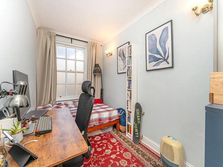 🏠 Bright and spacious room available in Peckham 