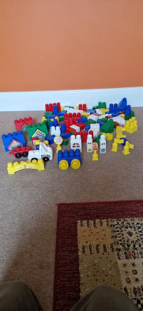 image for 90 MEGA BLOKS. ALL IN EXCELLENT CONDITION.
