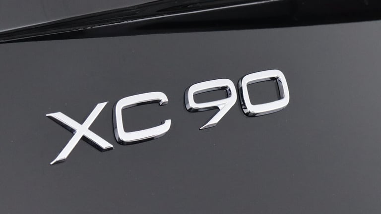 2025 Volvo XC90 T8 PHEV AWD Ultra Dark (Sunroof, 360 Camera, Bowers &amp; Wilkins Sound) ESTATE P...