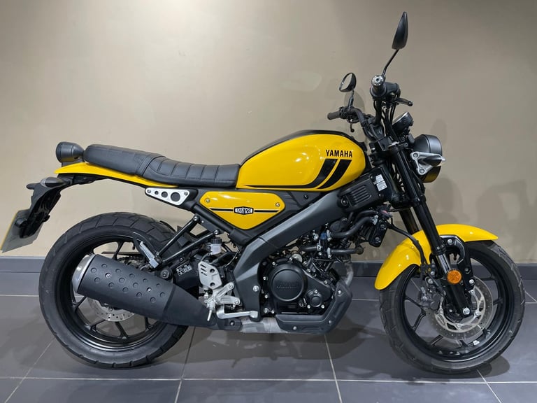 Yamaha XSR125 XSR 125 Yellow 2024 125cc geared bike