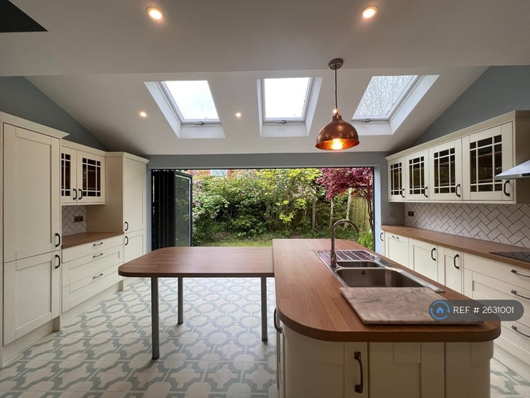 4 bedroom house in Holmwood Road, Manchester, M20 (4 bed) (#2631001)