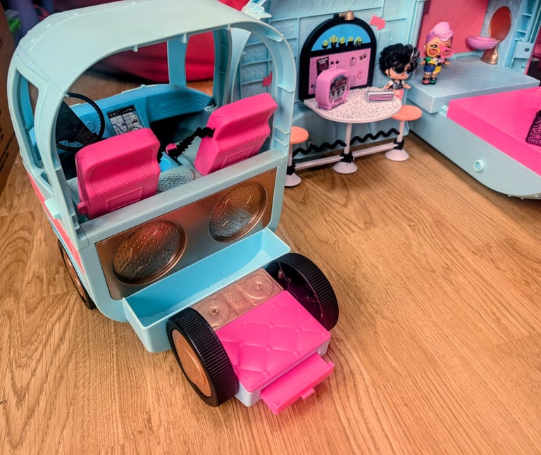 Lol campervan with a few dolls and a pet