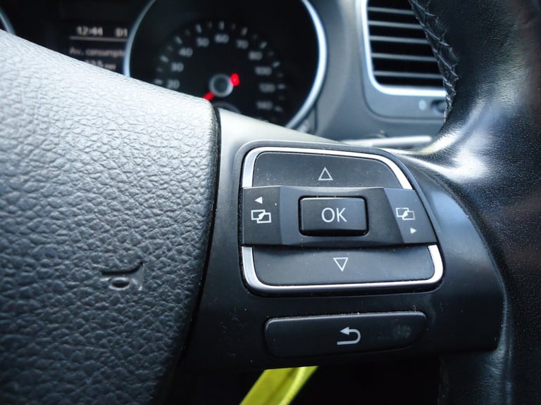 VOLKSWAGEN GOLF 1.6 TDI Match Silver Auto Diesel 2012