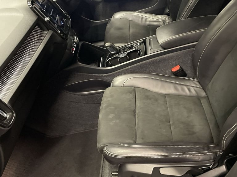 2021 Volvo XC40 2.0 B4 MHEV R-Design SUV 5dr Petrol Hybrid Auto Euro 6 (s/s) (197 ps) ESTATE PETR...