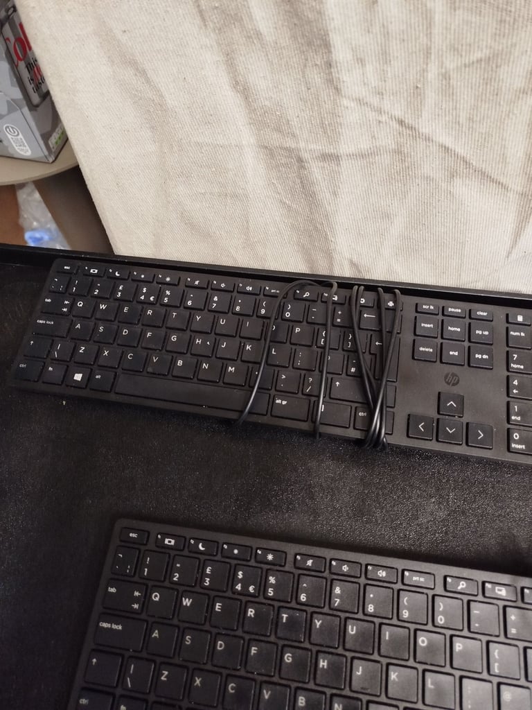 2 X HP wired  desktop 320K Keyboard with NUMERIC Wired USB Black QWERTY