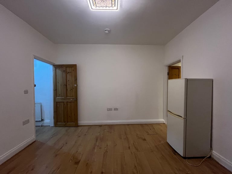 2/3 Bed Flat with Private Garden in Willesden – DSS Considered