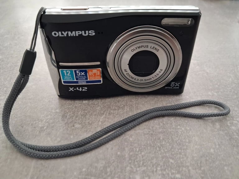 Olympus X-42 Digital Camera 12MP - Black - BOXED C/W ALL ACCESSORIES