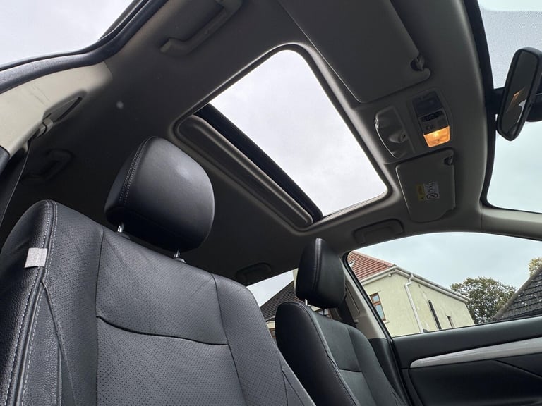  Mitsubishi Outlander 2.0h 12kWh GX4hs CVT 4WD Euro 5 (s/s) 5dr Petrol/Electric Hybrid Automatic