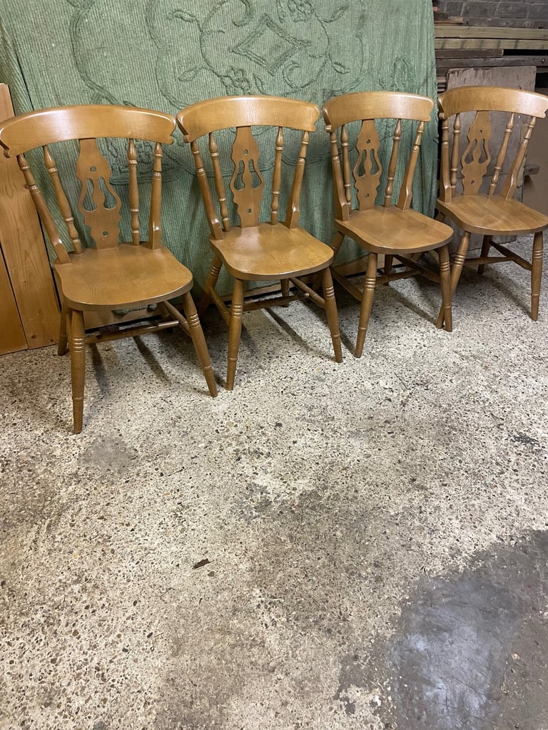 image for 4 fiddle back chairs 