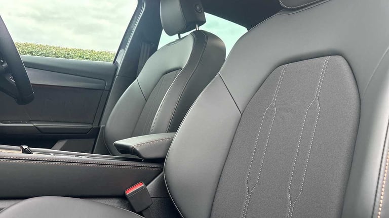 2025 Cupra Formentor 1.5 eHybrid 204 V1 5dr DSG SUV Hybrid Automatic