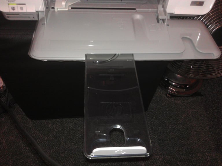 HP L2445w 24-inch widescreen LCD Monitor + free HP 3180 PRINTER - SCANER- COPIER with ink