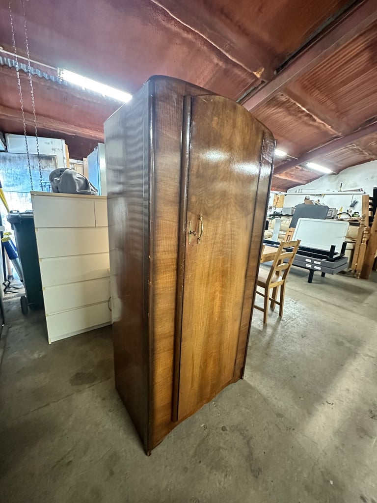 Lovely, nice old Antica  style  wardrobe 🚛