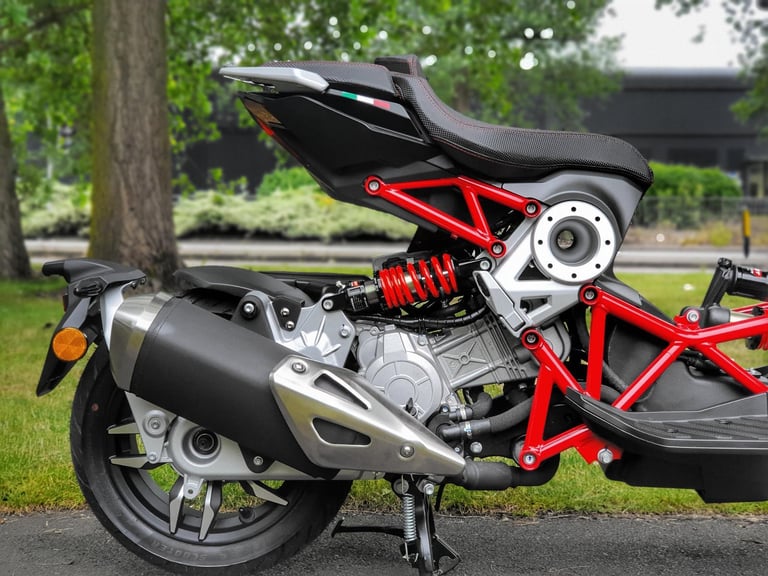 NEW 2025 Italjet Dragster 125cc Urban Sport Scooter