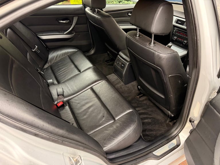 2011 BMW 320D M Sport 184 LCI 2L 6 Speeds. 