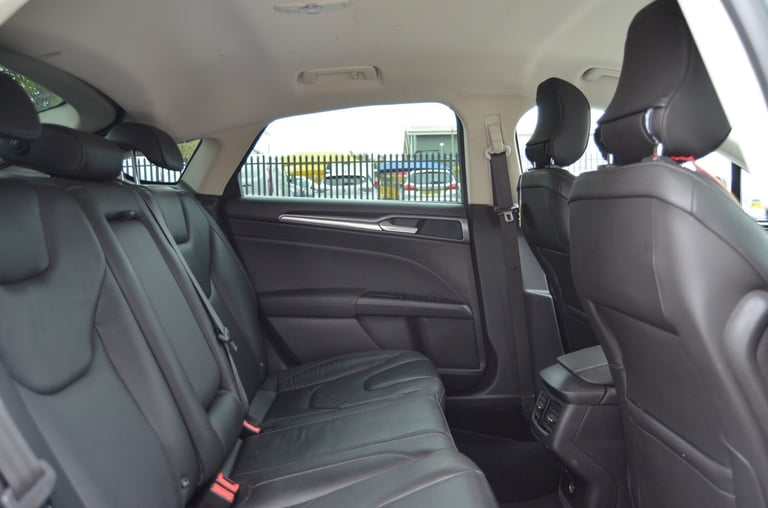2014 Ford Mondeo 2.0 TDCi 180 Titanium 5dr HATCHBACK Diesel Manual