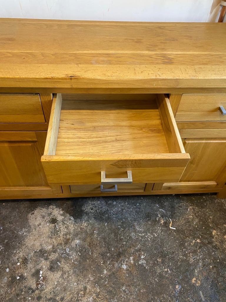  WOODEN SIDEBOARD WITH 6 DRAWERS