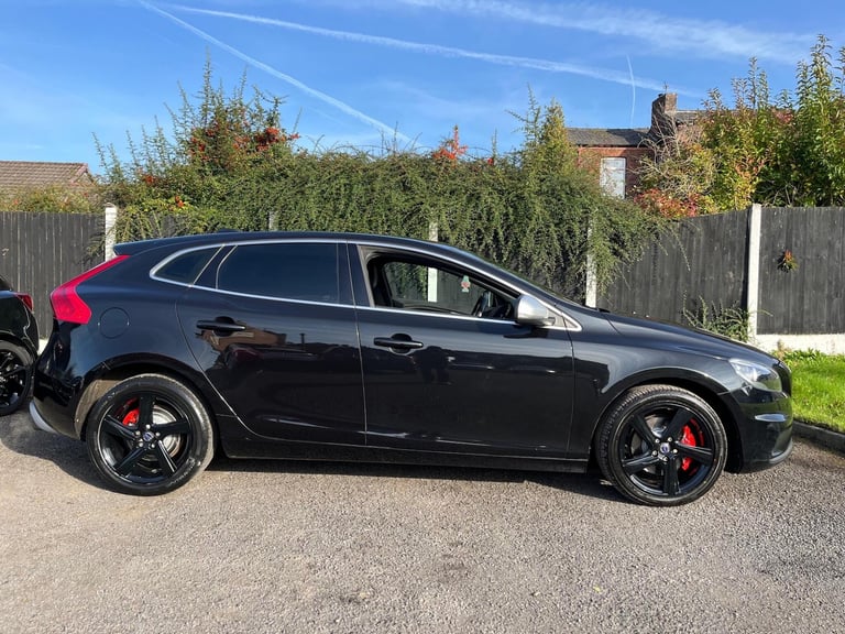 2015 Volvo V40 2.0 T2 R-Design Euro 6 (s/s) 5dr HATCHBACK Petrol Manual