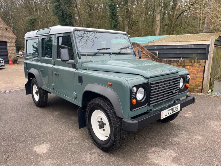 2013 Land Rover Defender Station Wagon TDCi [2.2]  Manual