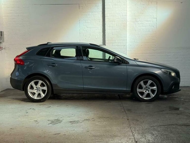 2014 Volvo V40 1.6 D2 Lux Powershift Euro 5 (s/s) 5dr HATCHBACK Diesel Automatic