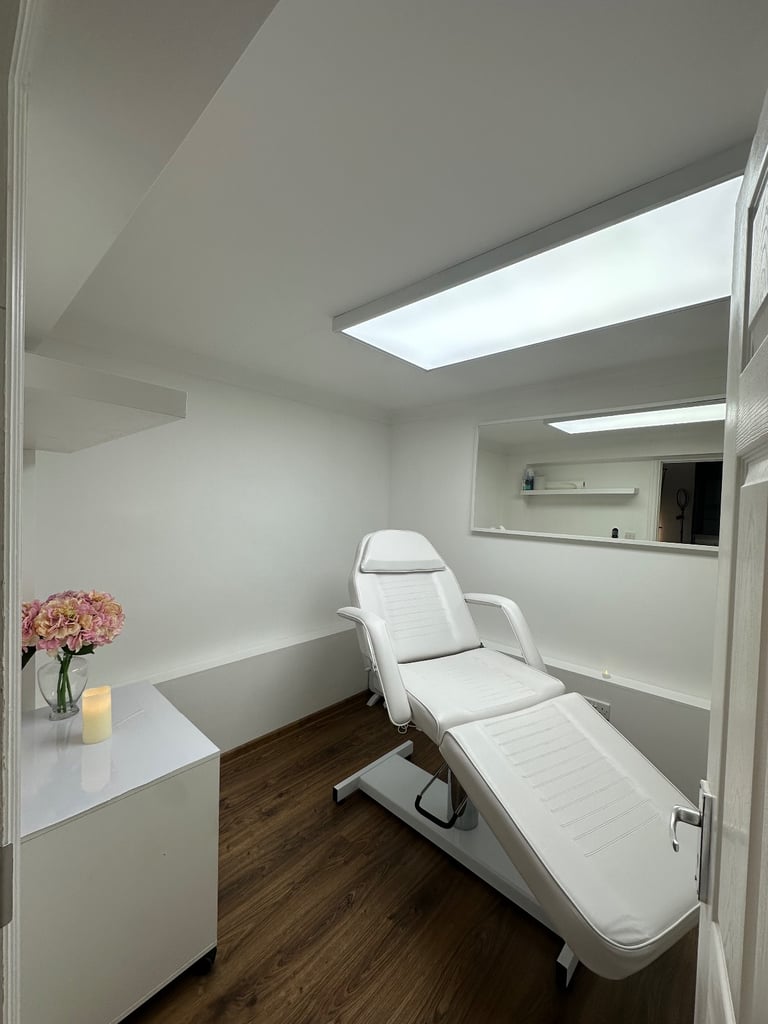 Treatment/Beauty room for rent