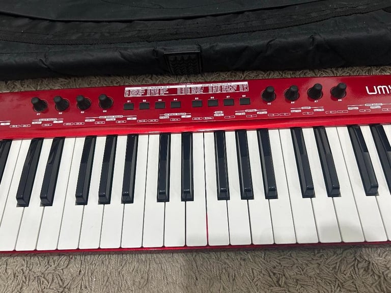 Behringer UMX610 61 Key USB Midi Keyboard with USB Audio Interface