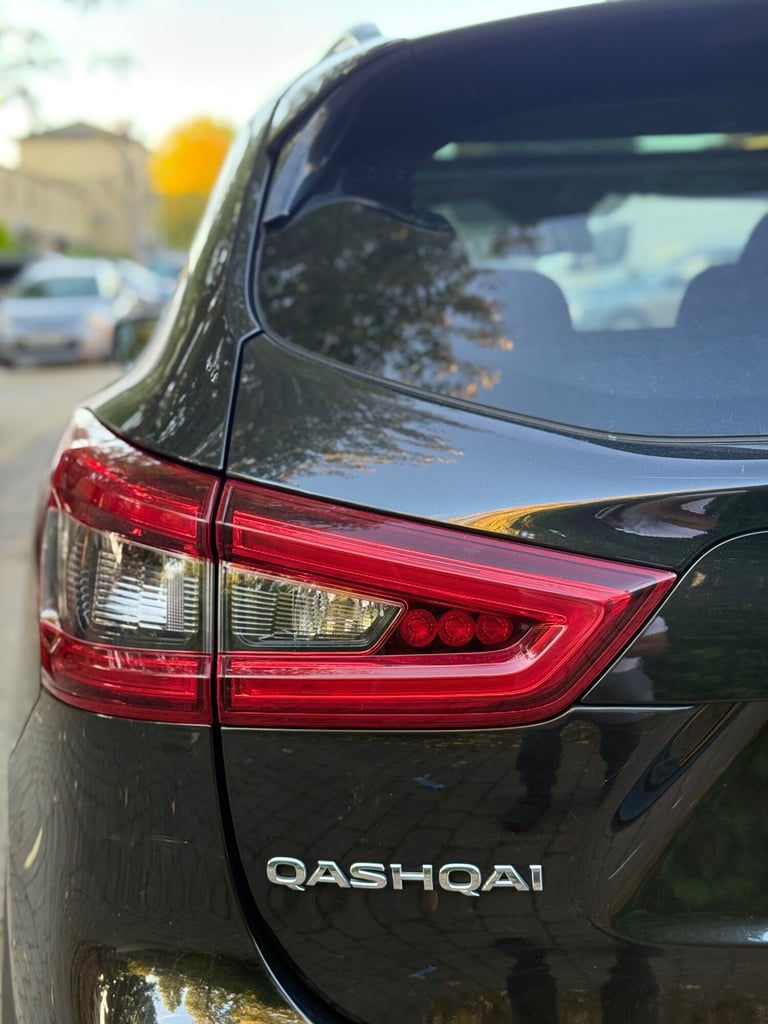 2017 Nissan Qashqai 1.2 DiG-T N-Connecta 5dr HATCHBACK Petrol Manual