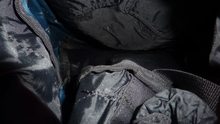 NORTH FACE Hiking Backpack Mule Bag Large Vigor BLACK BLUE Spacious Camping Excellent Back Pack!