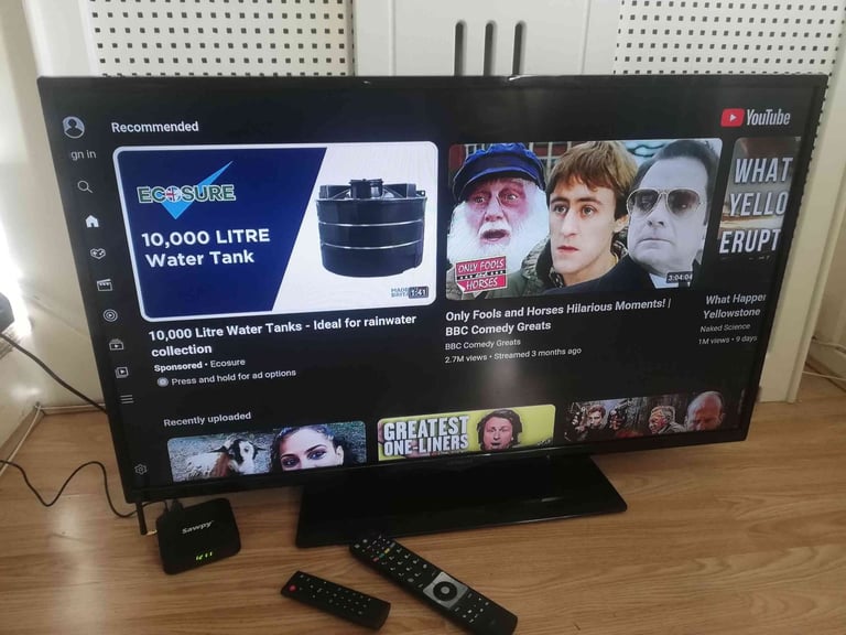 Hitachi 42" Smart TV + WiFi SMART BOX Android