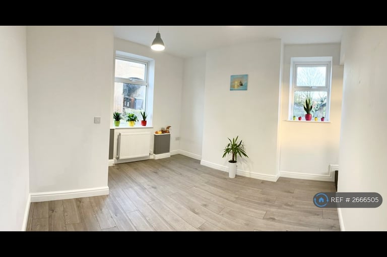3 bedroom house in Regent Street, Padfield, Glossop, SK13 (3 bed) (#2666505)