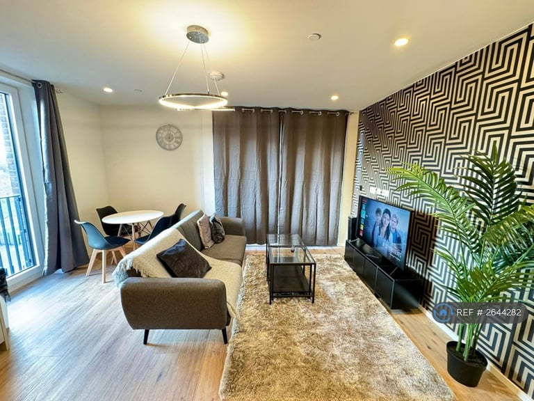 image for 2 bedroom flat in Curlew House, London, E14 (2 bed) (#2644282)