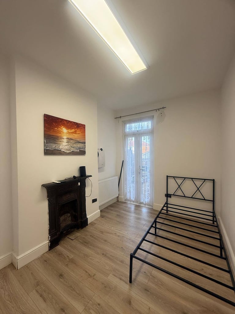 HMO licensed property for 5 under the borough of Hounslow 