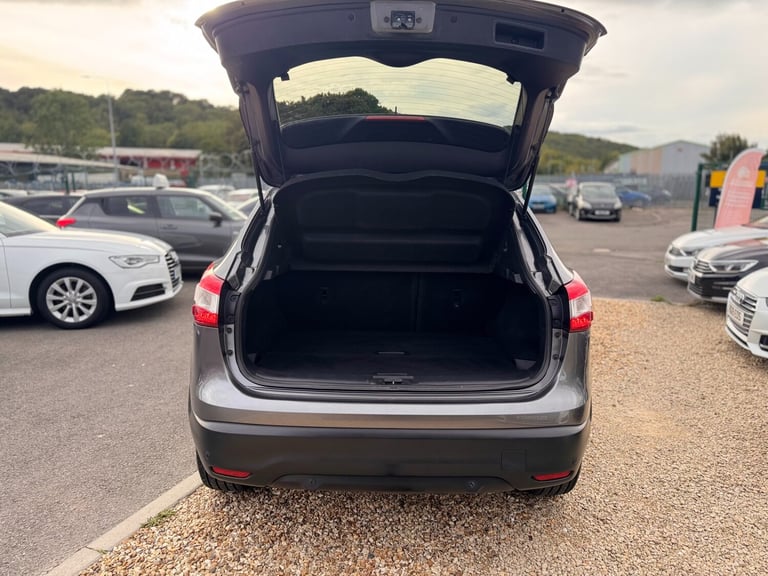 2015 Nissan Qashqai 1.6 dCi Tekna 5dr 4WD HATCHBACK Diesel Manual