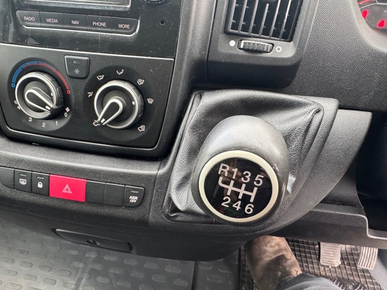 2018/18 PEUGEOT BOXER EX PATIENT TRANFER VEHICLE EURO 6 ULEZ FREE PRICE IS + VAT