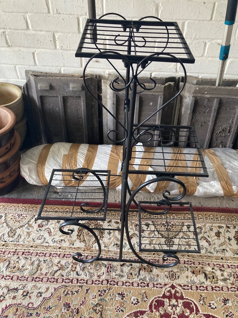 Lovely houseplant stand 