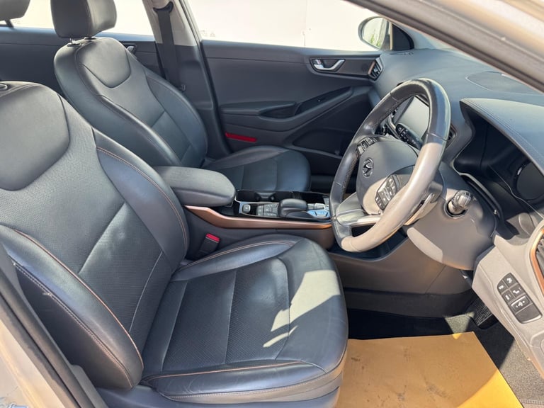 2018 Hyundai IONIQ 28kWh Premium SE Hatchback 5dr Electric Auto (120 ps) HATCHBACK Electric Autom...