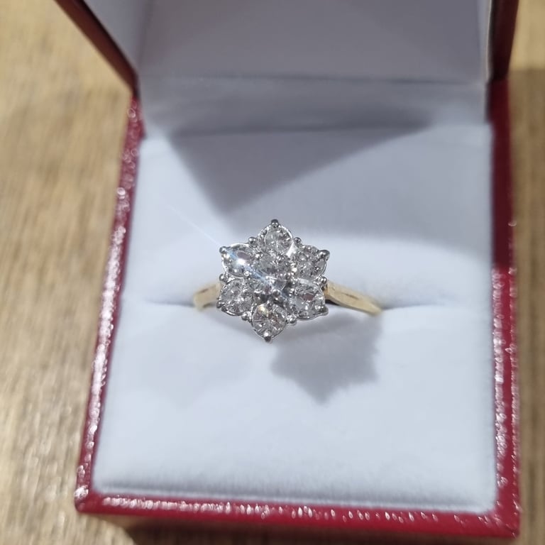 image for Gold 18ct Diamond Daisy cluster ring. 