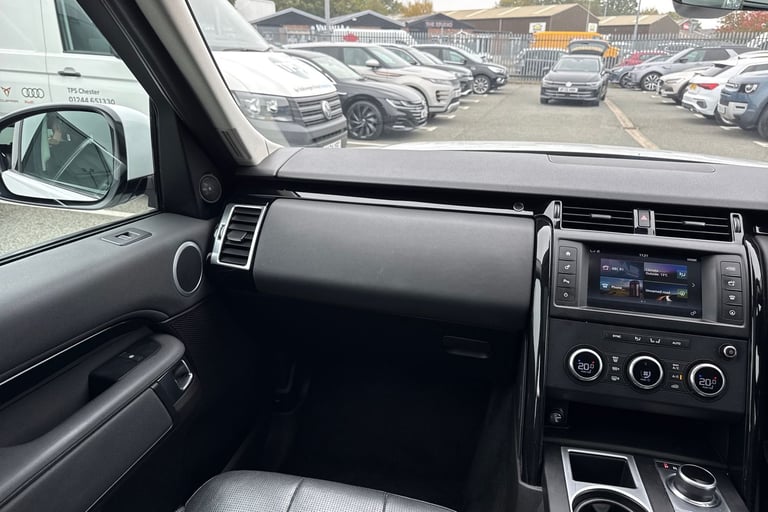 2017 Land Rover Discovery 3.0 TD V6 SE SUV 5dr Diesel Auto 4WD Euro 6 (s/s) (258 ps) SUV DIESEL A...